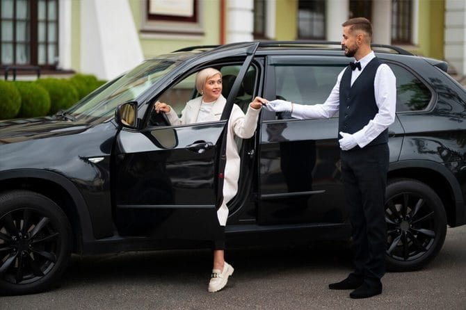 Chauffeur Service & Airport Transfer in UAE reliable transport service