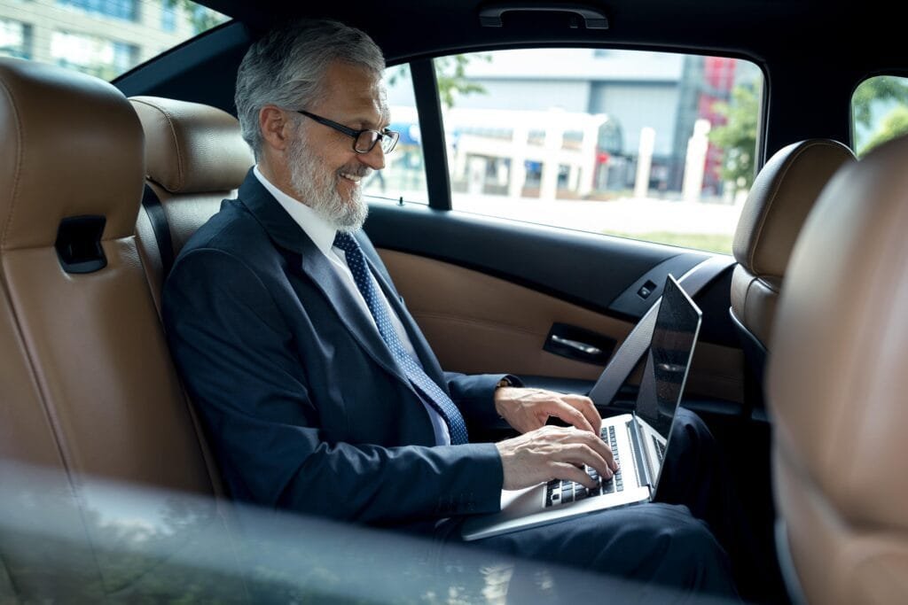 Chauffeur Service & Airport Transfer in UAE passenger pickup service
